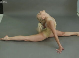 Dora Tornaszkova limber gymnast supah torrid nude