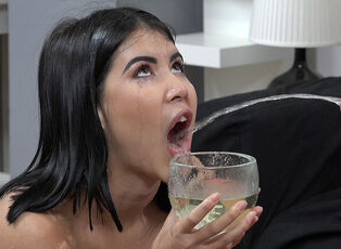 Damsel Dee in HD Urinating Flick Pee Degustating Deep throat