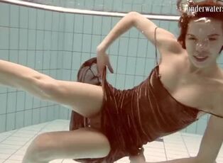 Gazel podvodkova supah steamy underwater teenie bare